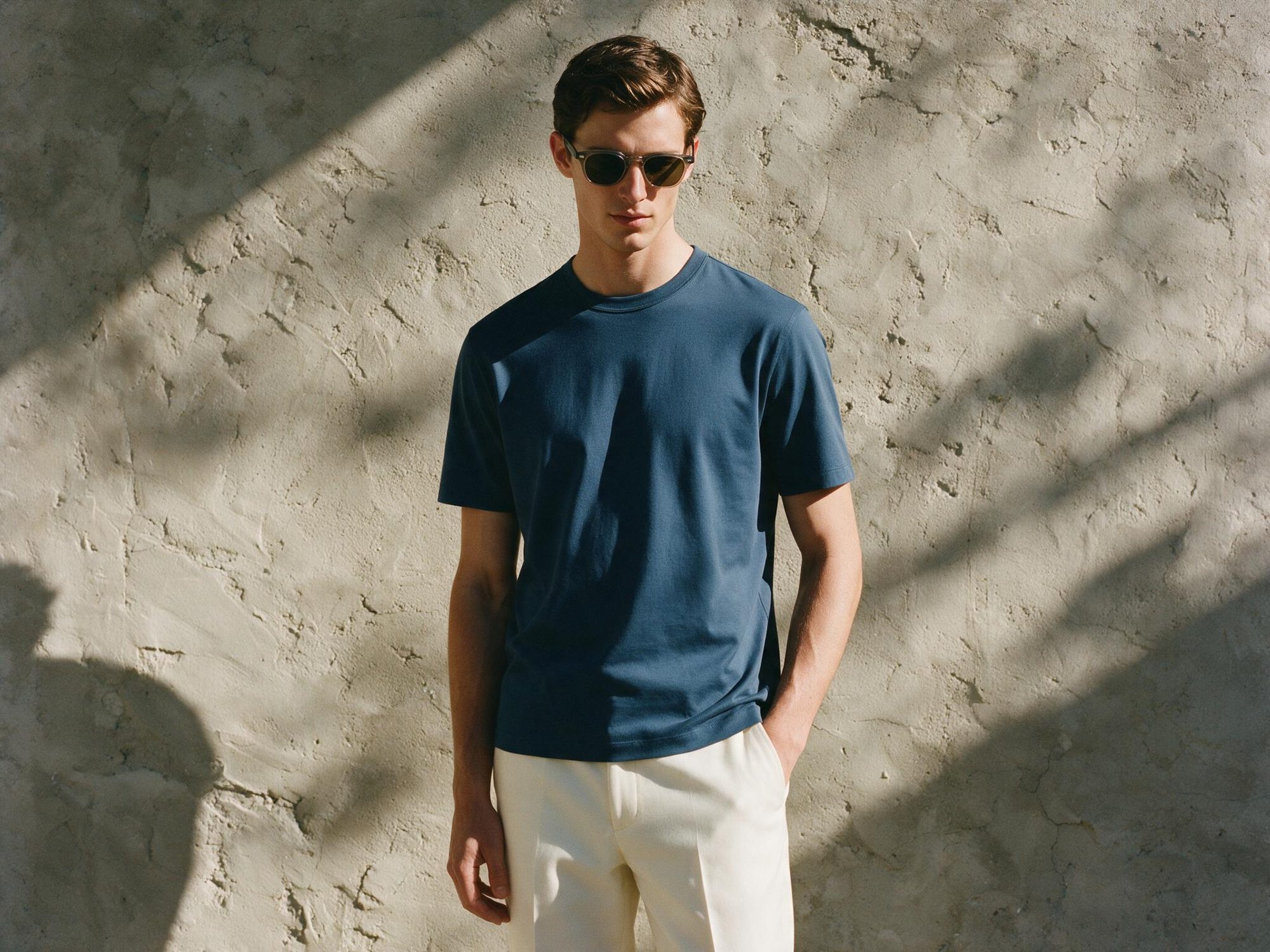 Editorial look, brown t-shirt